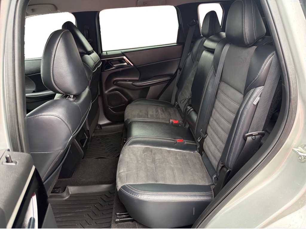 2022 Mitsubishi Outlander Image 10