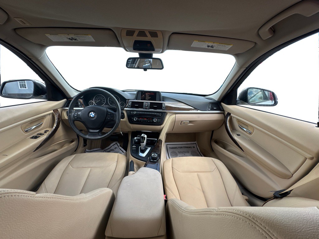 2015 BMW 3 Series Image 9