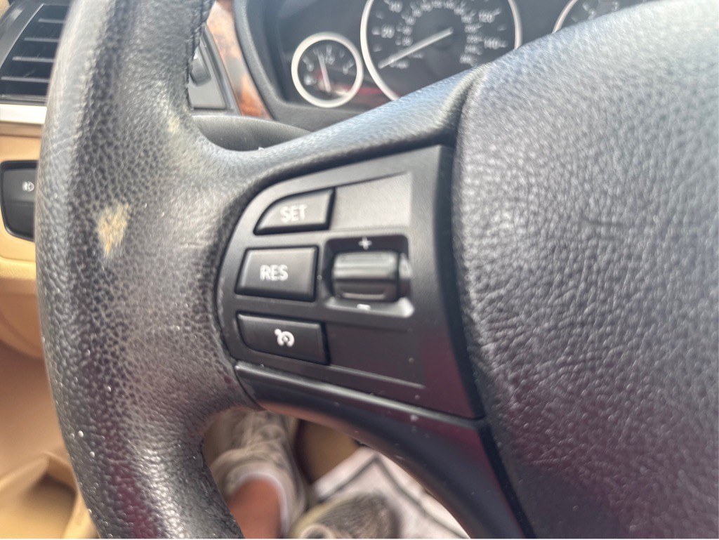 2015 BMW 3 Series Image 24