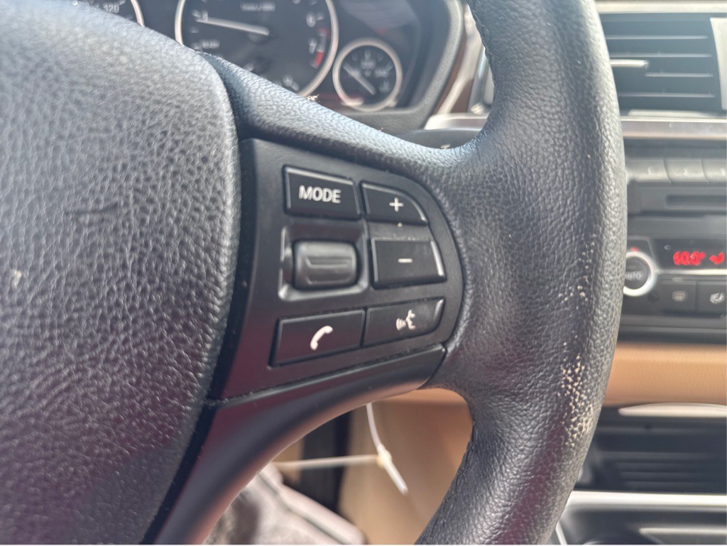 2015 BMW 3 Series Image 25