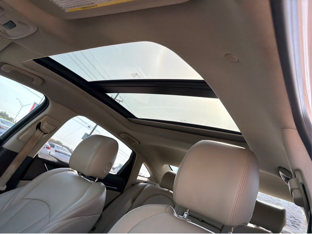 2017 Buick Lacrosse Image 14