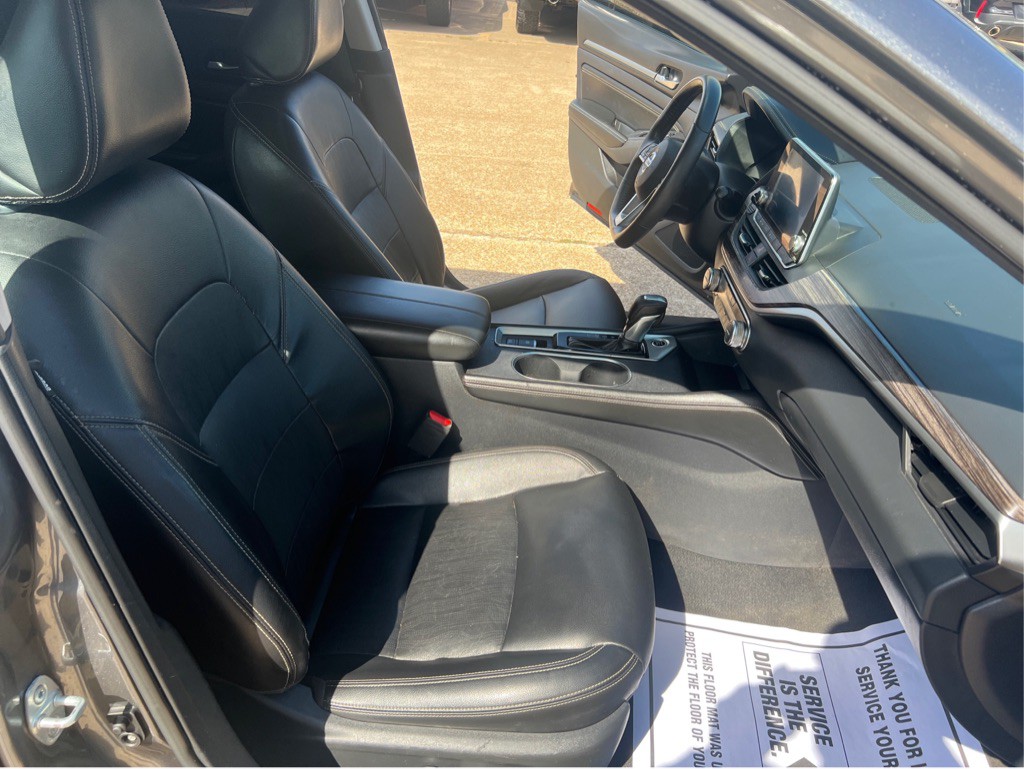 2019 Nissan Altima Image 8