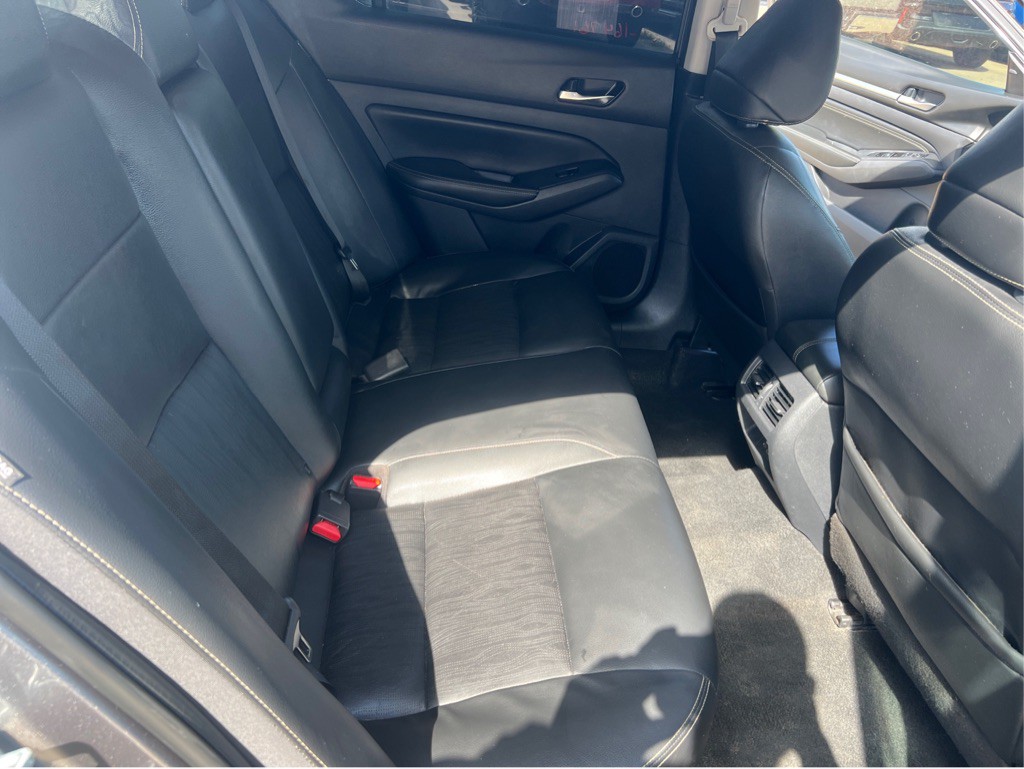 2019 Nissan Altima Image 9