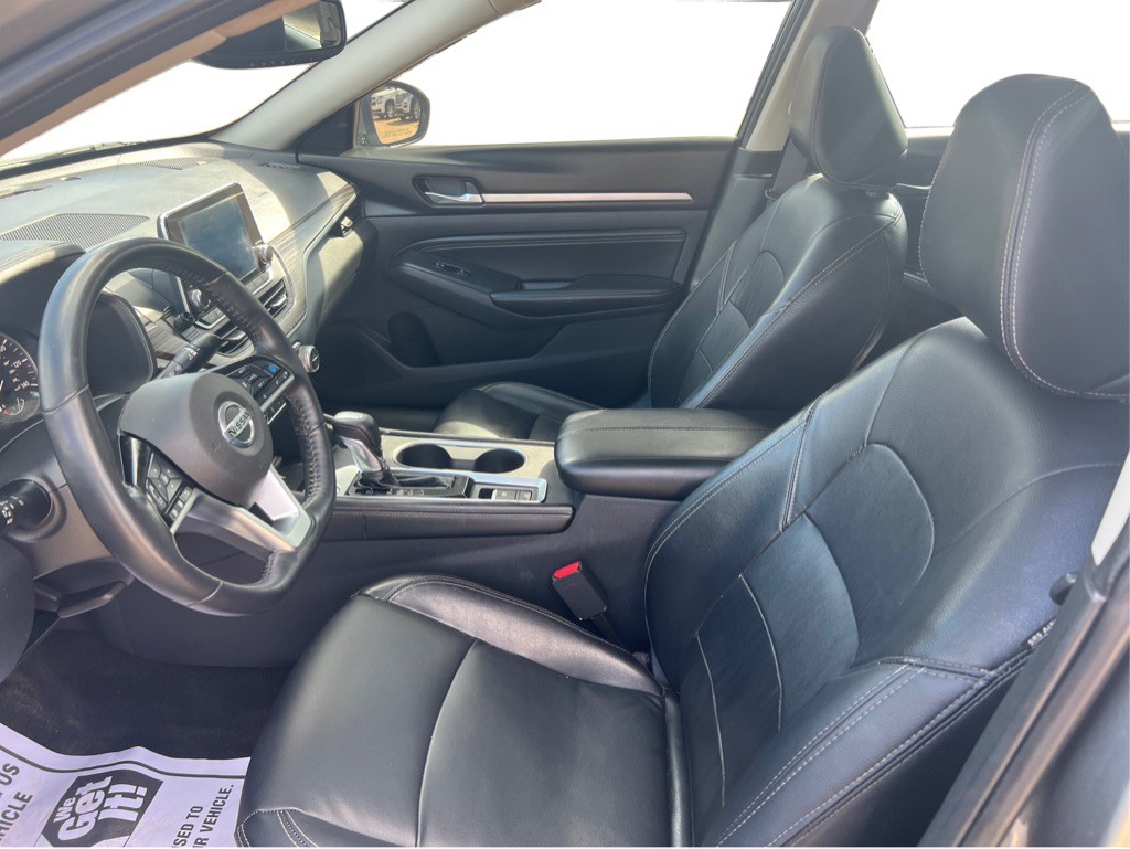 2019 Nissan Altima Image 10