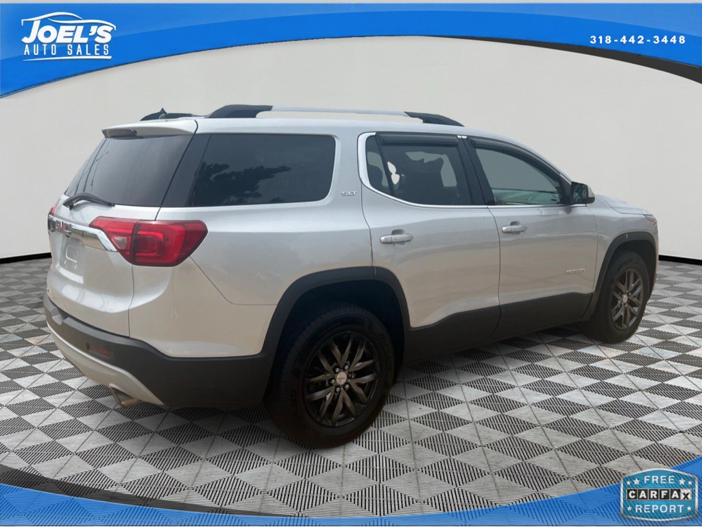 2017 GMC Acadia Image 2