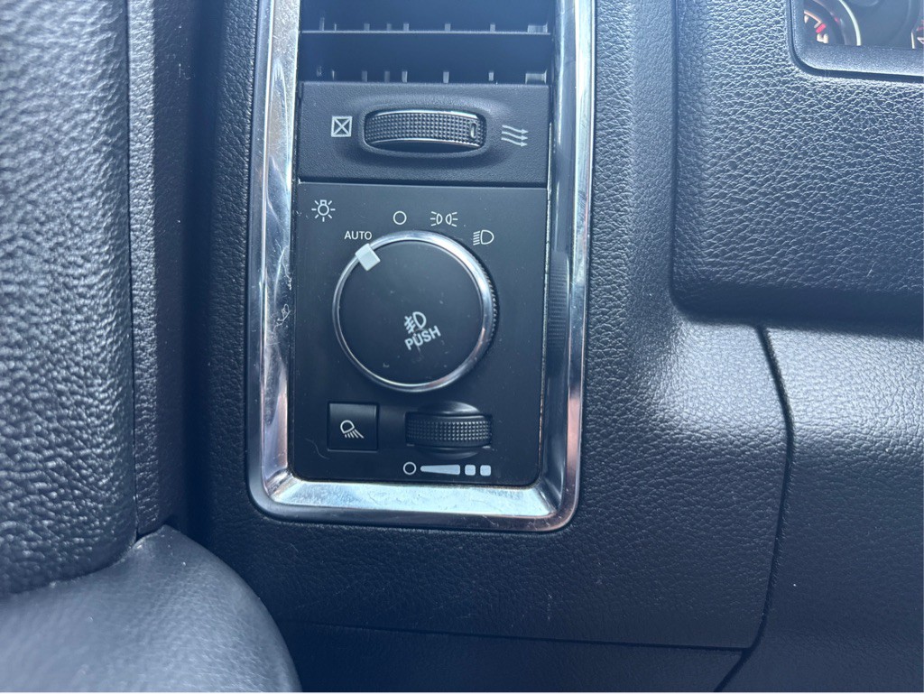 2015 RAM 1500 Image 23