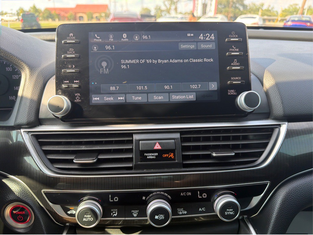 2022 Honda Accord Image 16