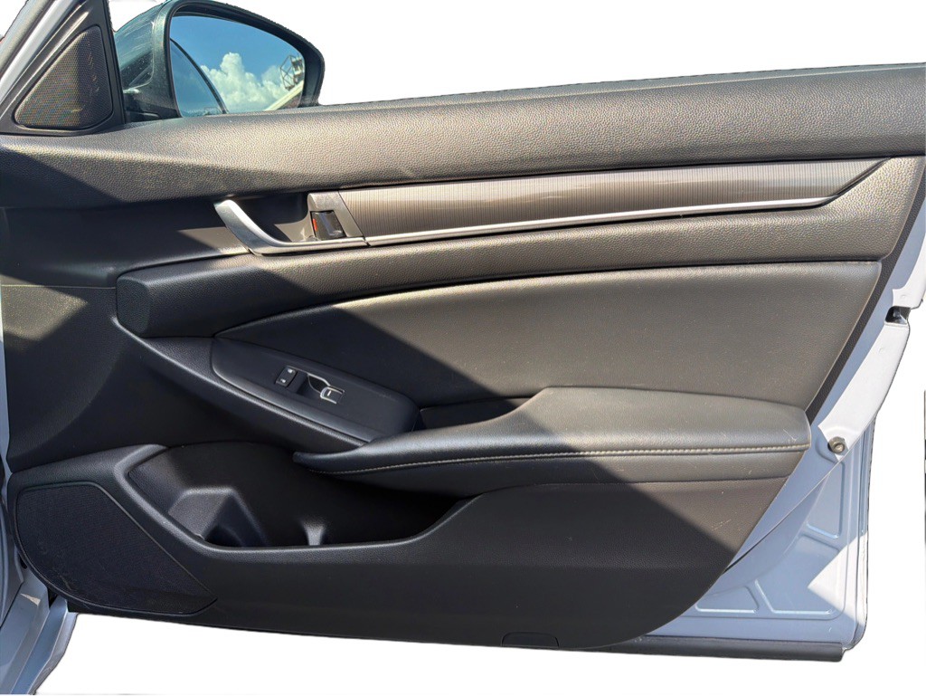 2022 Honda Accord Image 24