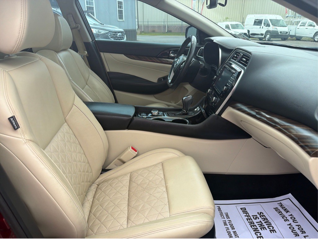 2016 Nissan Maxima Image 11