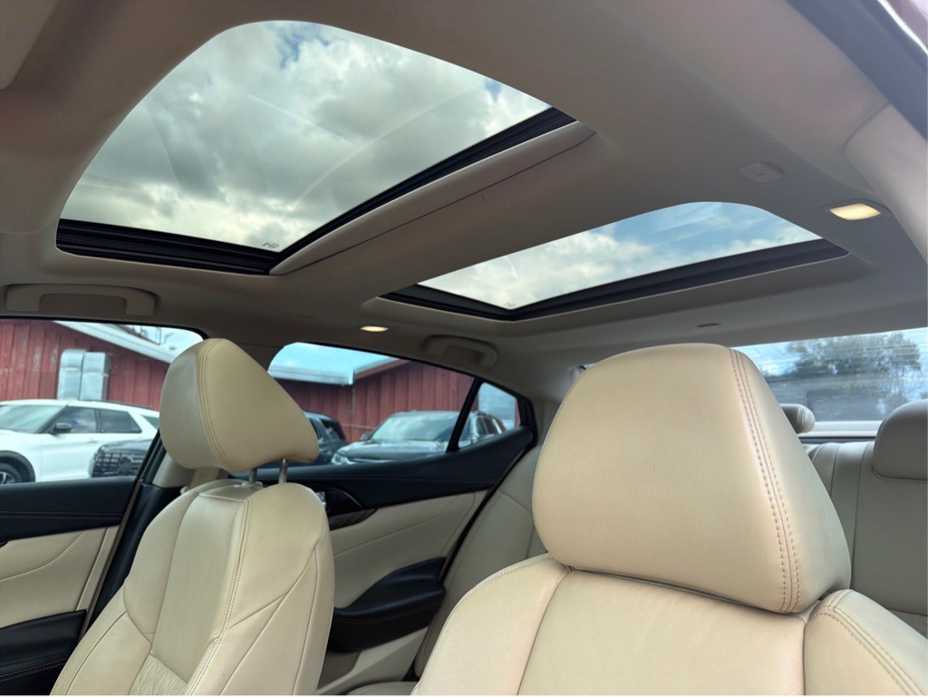 2016 Nissan Maxima Image 12