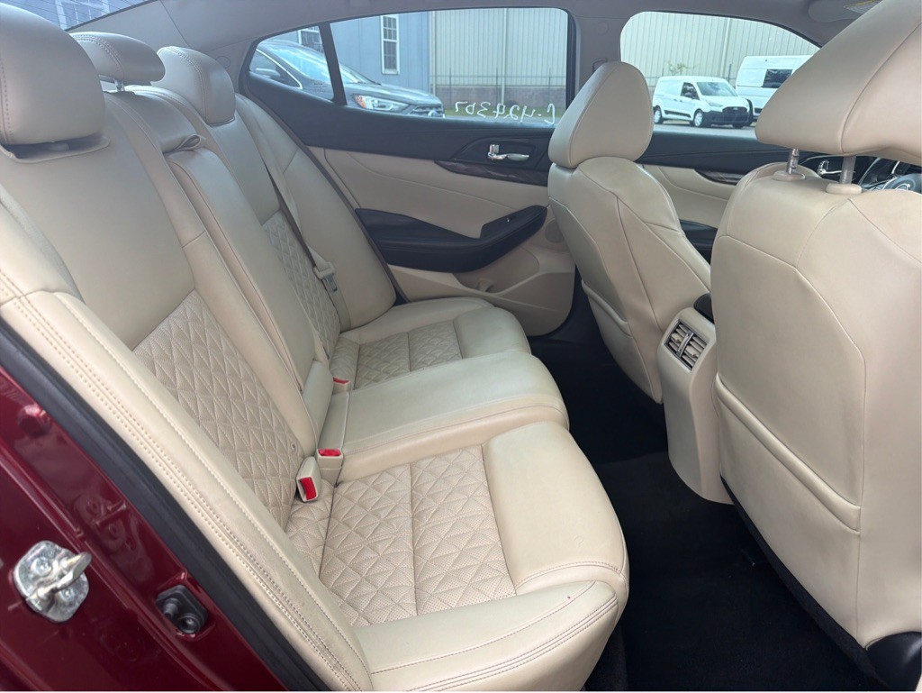 2016 Nissan Maxima Image 24