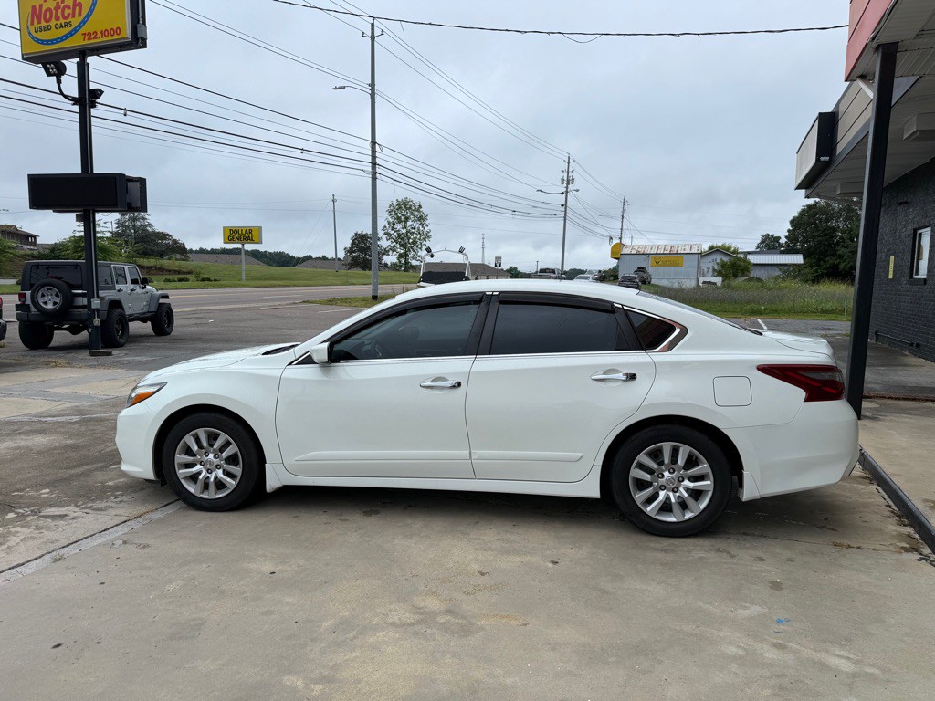 2018 Nissan Altima Image 1