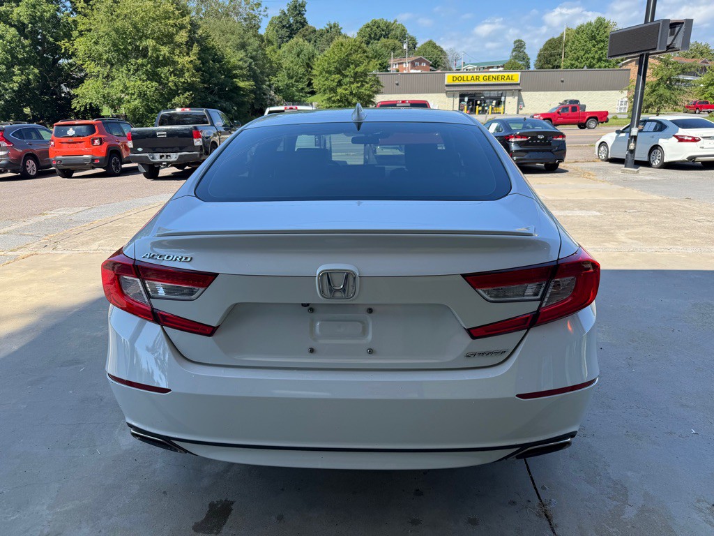 2018 Honda Accord Image 2