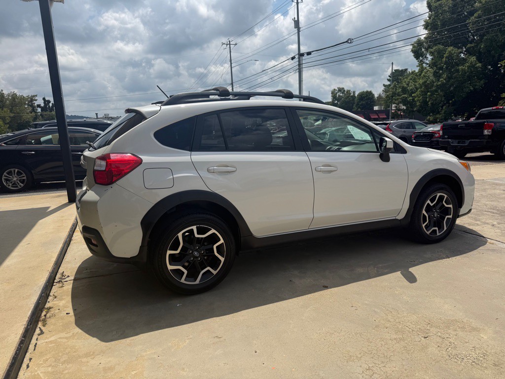 2017 Subaru Crosstrek Image 2