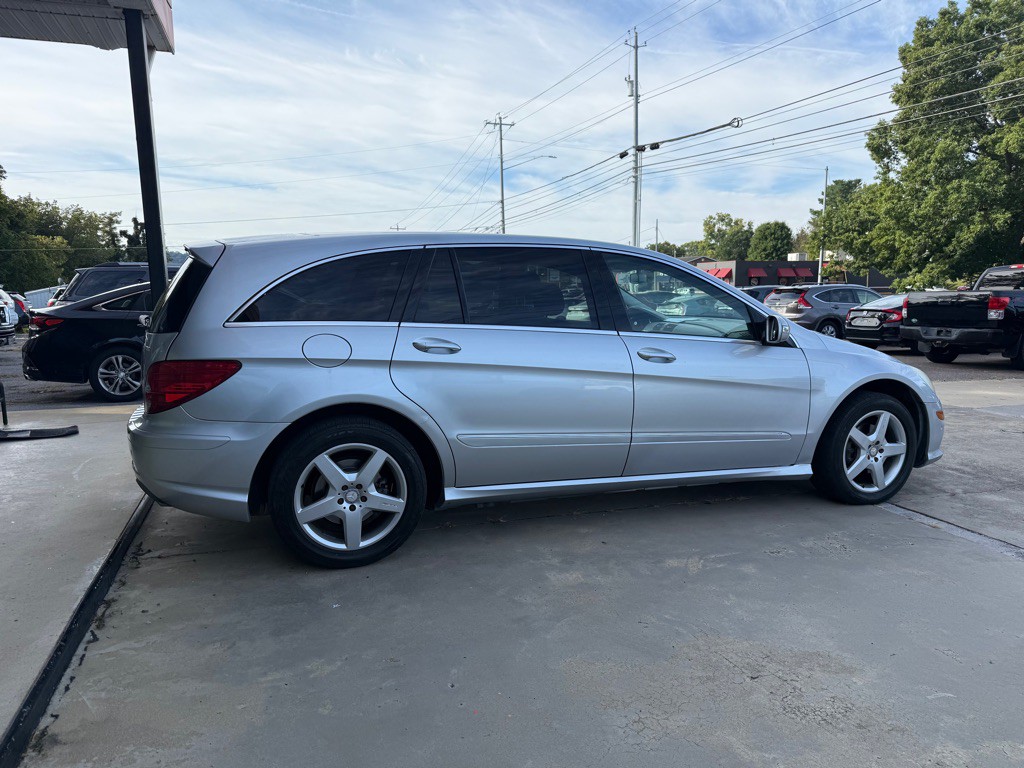 2010 Mercedes-Benz R-Class Image 2