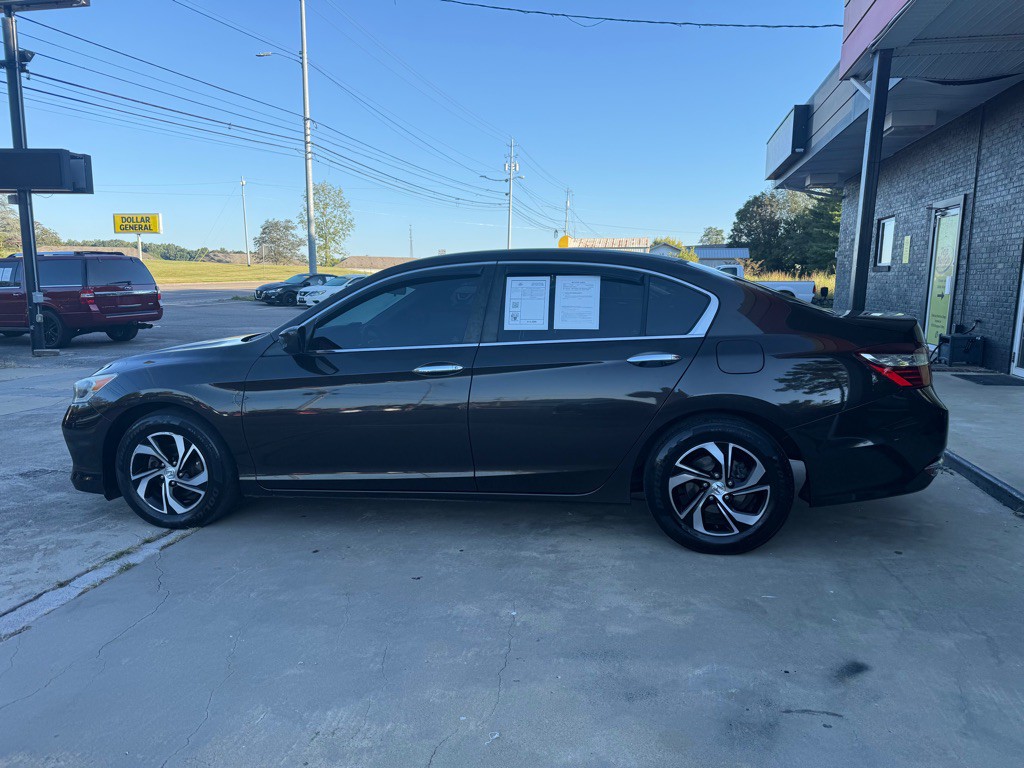 2017 Honda Accord Image 1