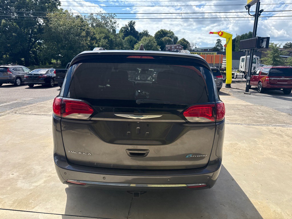 2018 Chrysler Pacifica Image 3