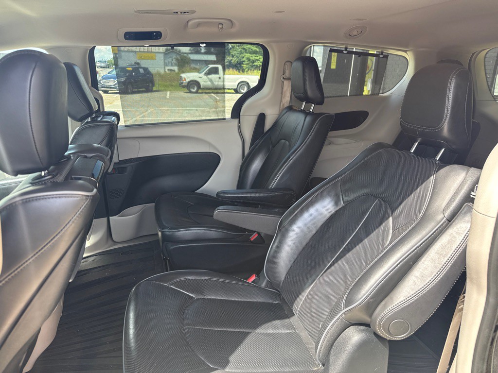 2018 Chrysler Pacifica Image 5