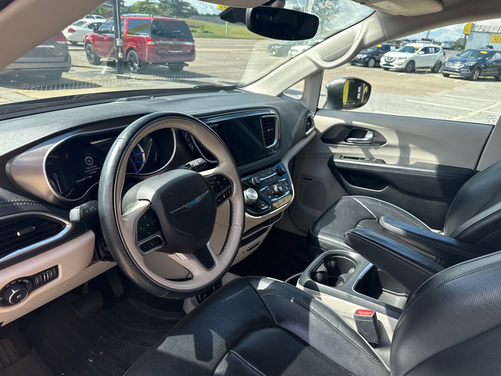 2018 Chrysler Pacifica Image 7