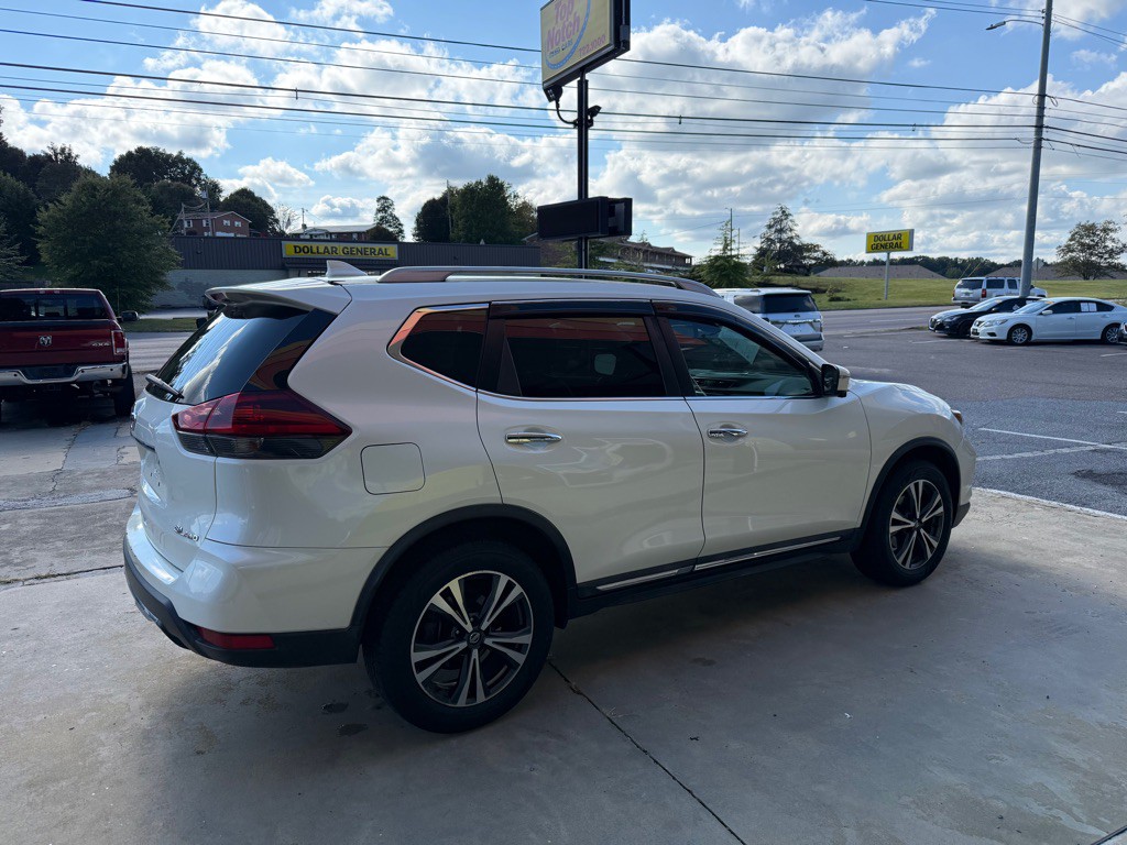 2018 Nissan Rogue Image 2