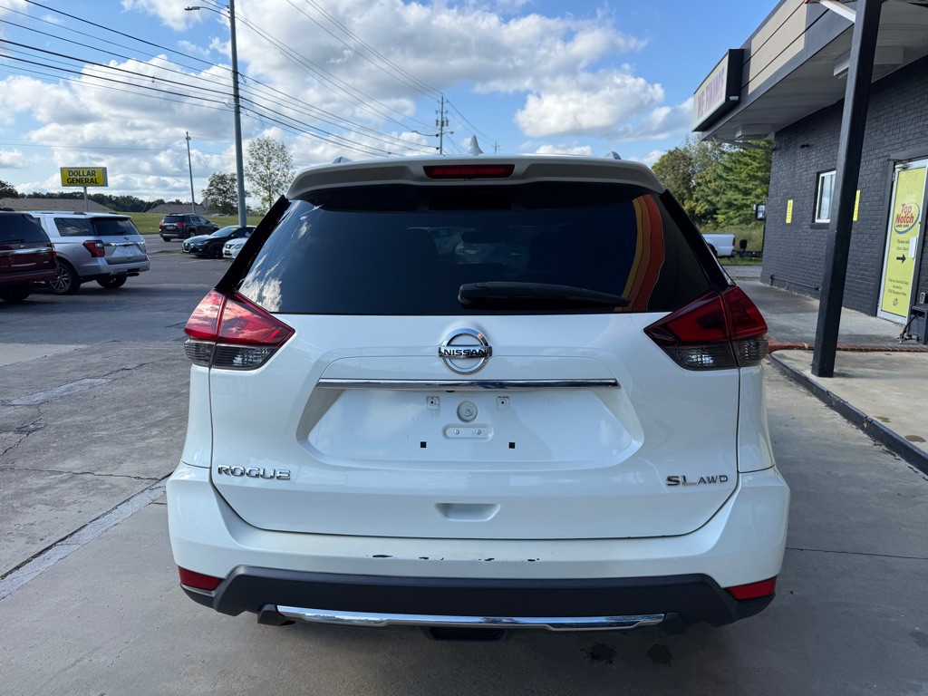 2018 Nissan Rogue Image 3