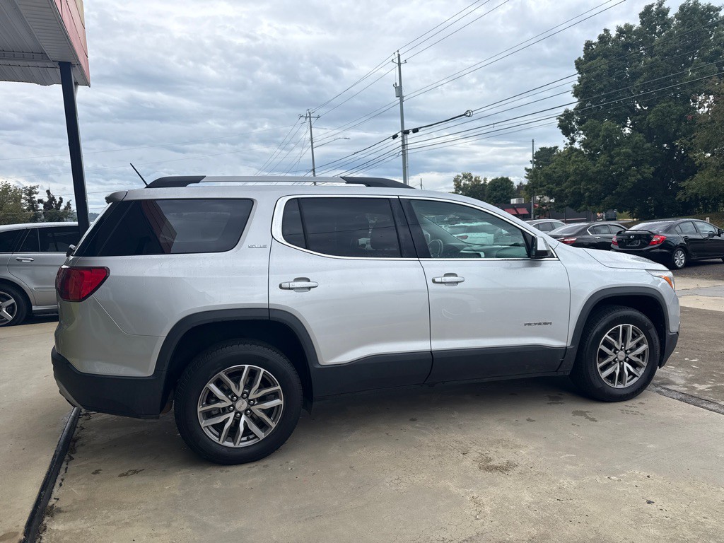 2017 GMC Acadia Image 2
