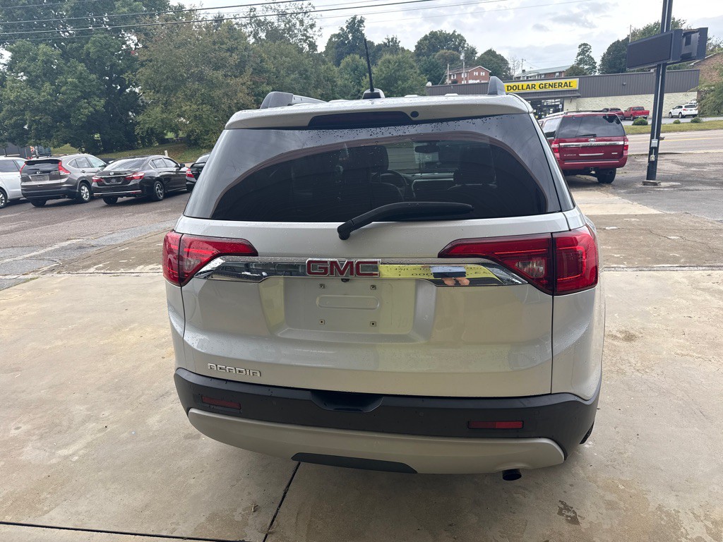 2017 GMC Acadia Image 3