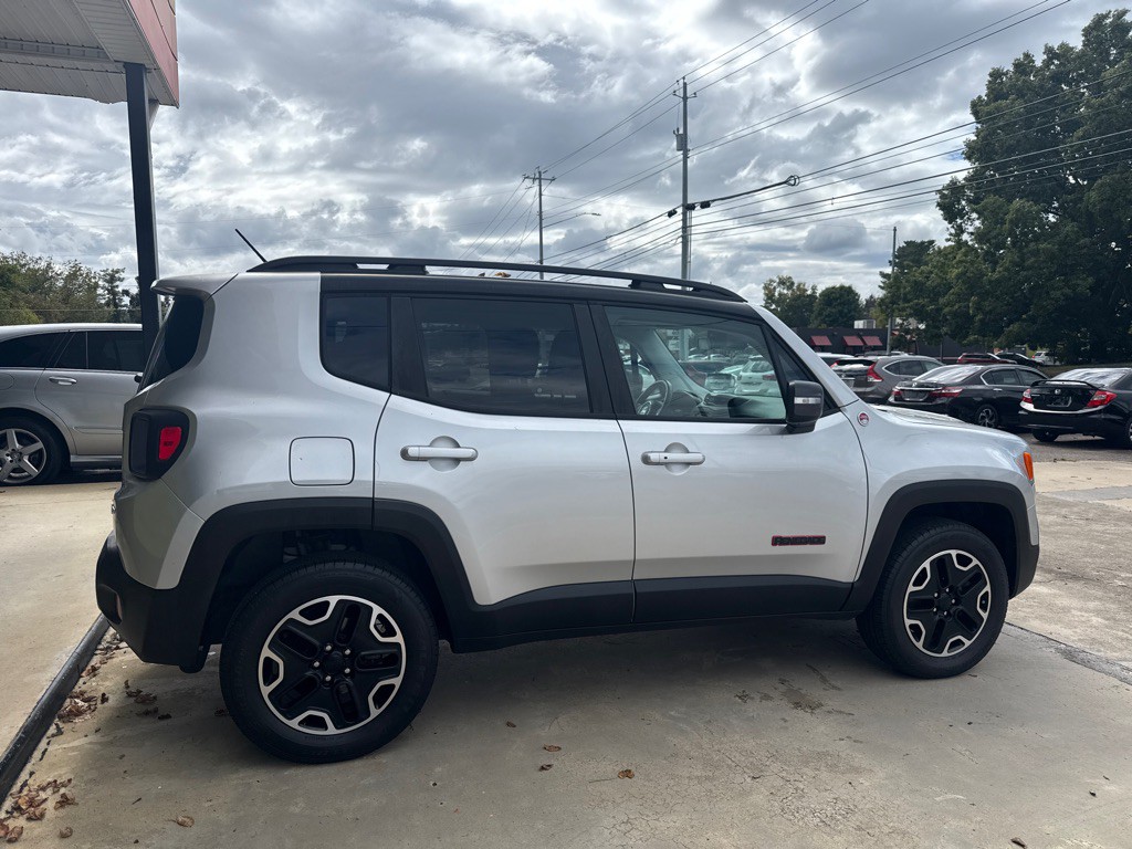 2017 Jeep Renegade Image 2