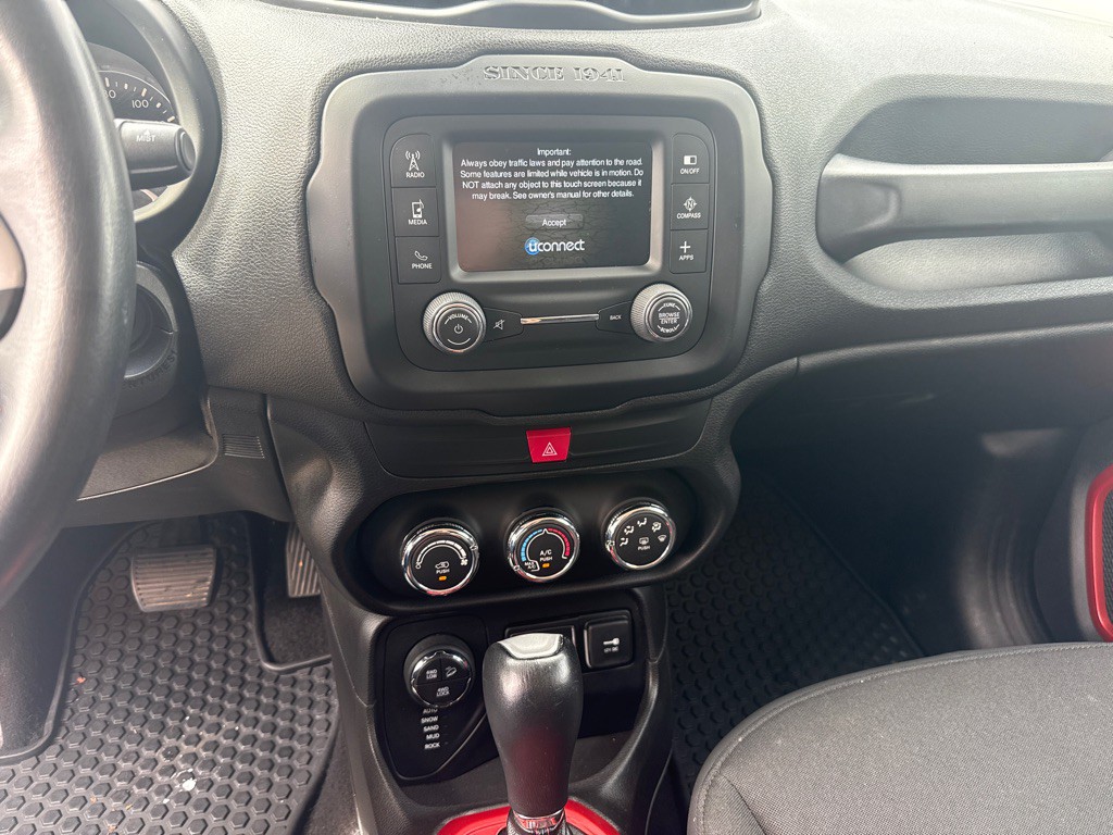 2017 Jeep Renegade Image 7