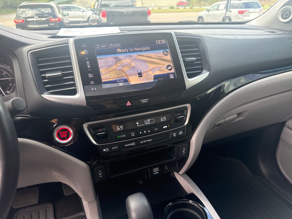 2018 Honda Ridgeline Image 8