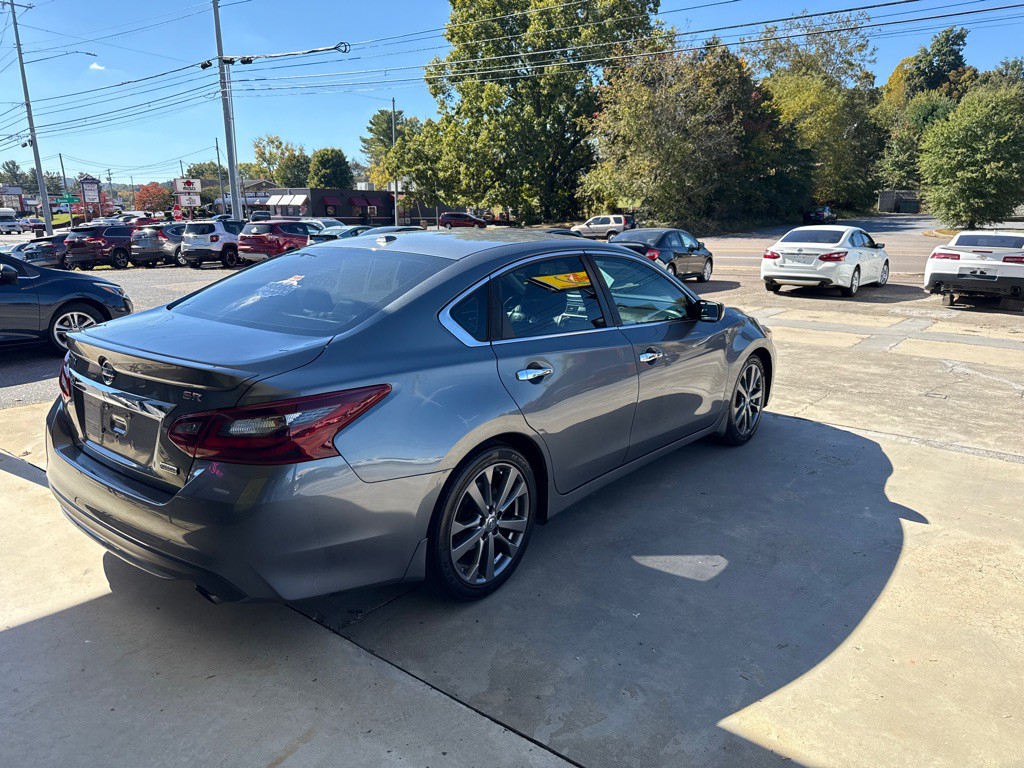 2018 Nissan Altima Image 1