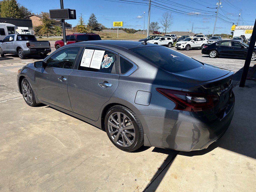 2018 Nissan Altima Image 2