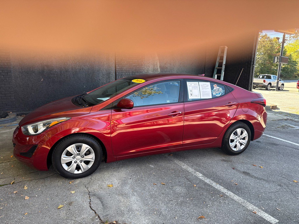 2016 Hyundai Elantra Image 1