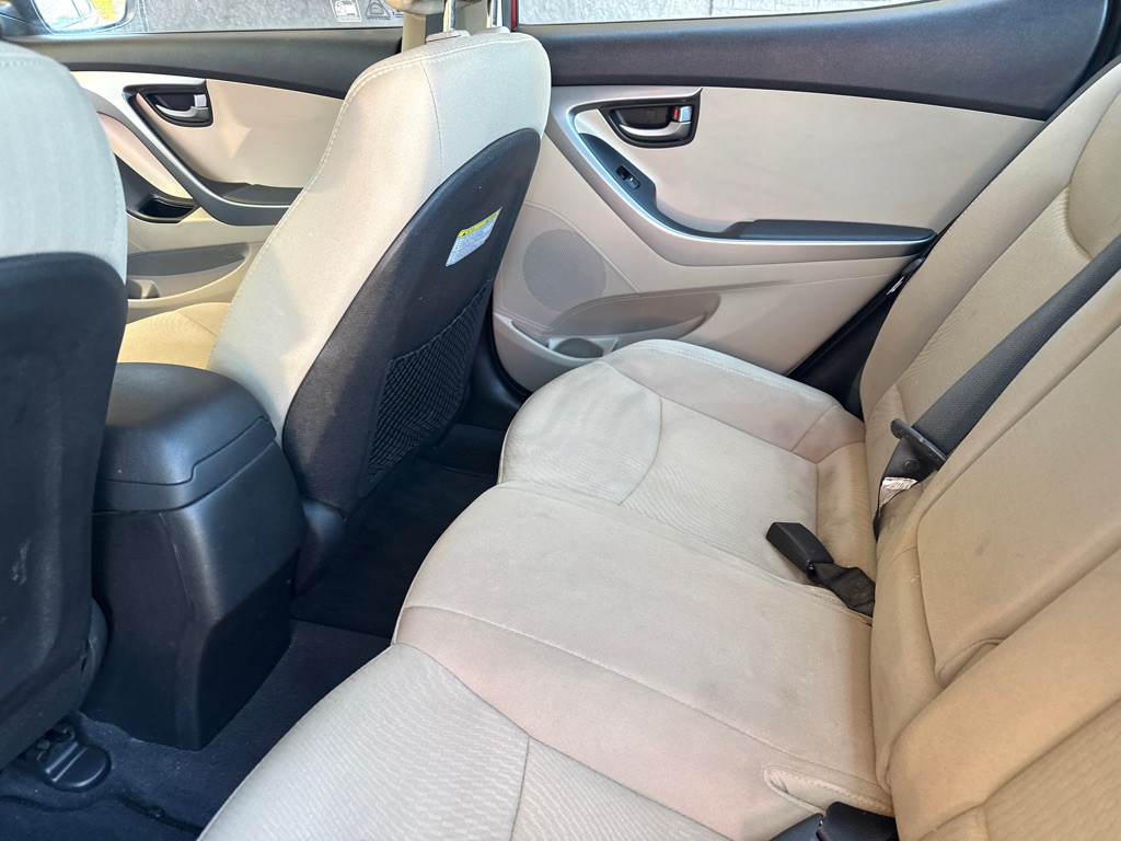 2016 Hyundai Elantra Image 5