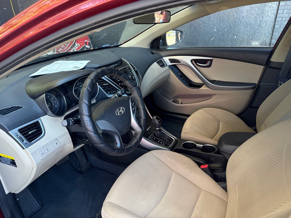 2016 Hyundai Elantra Image 6