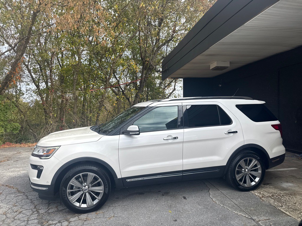 2018 Ford Explorer Image 1