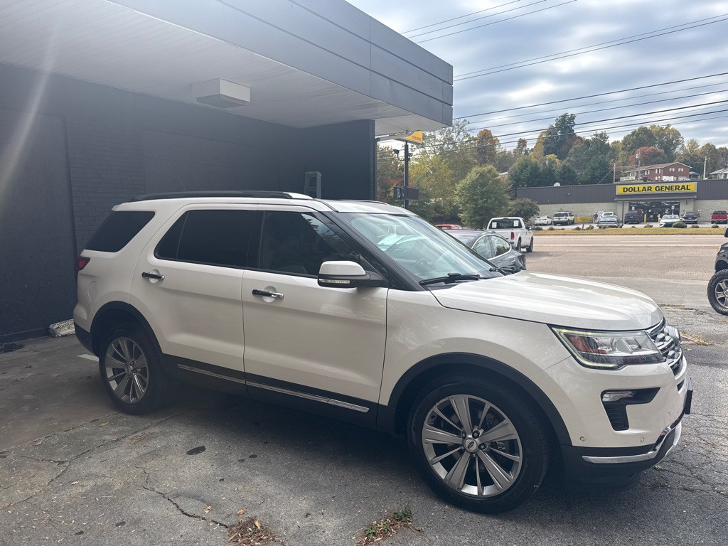 2018 Ford Explorer Image 2
