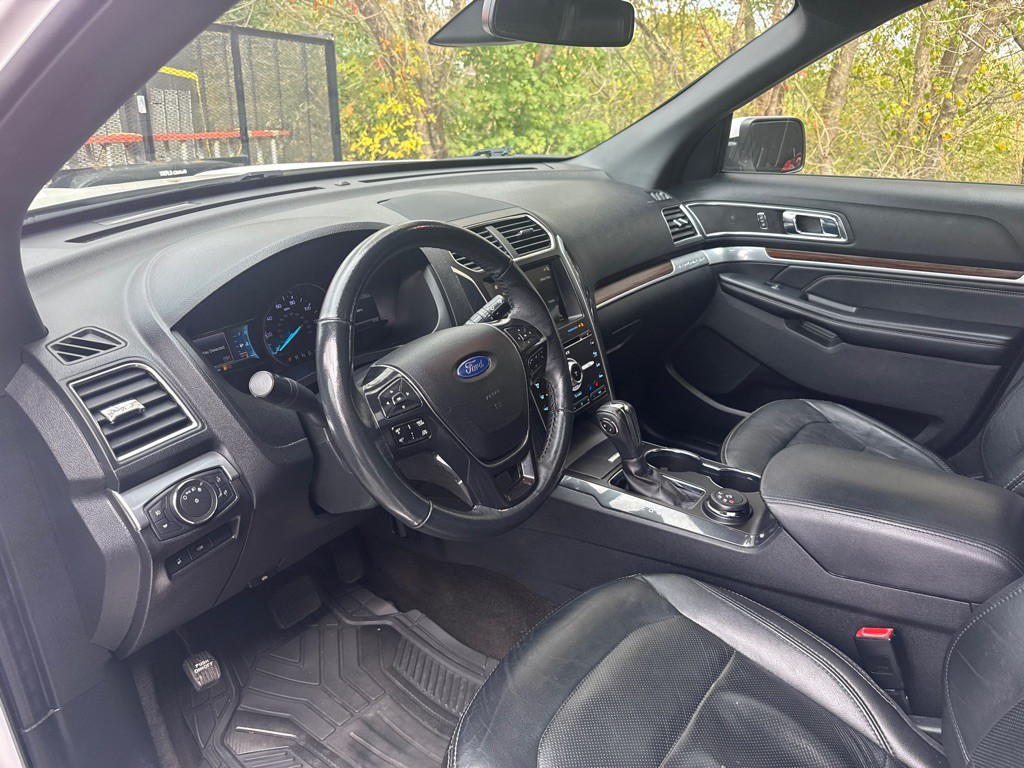 2018 Ford Explorer Image 8