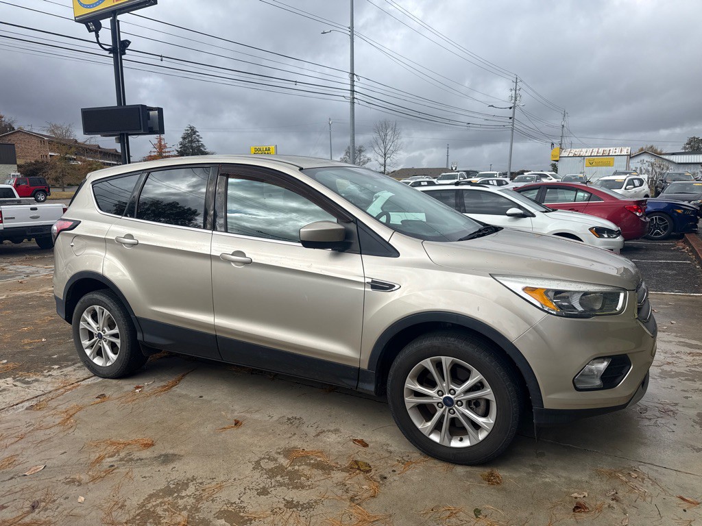 2017 Ford Escape Image 2
