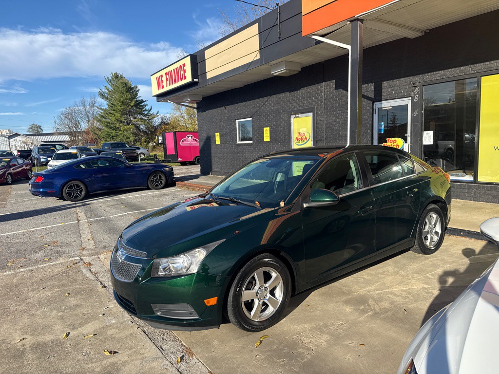 2014 Chevrolet Cruze Image 2