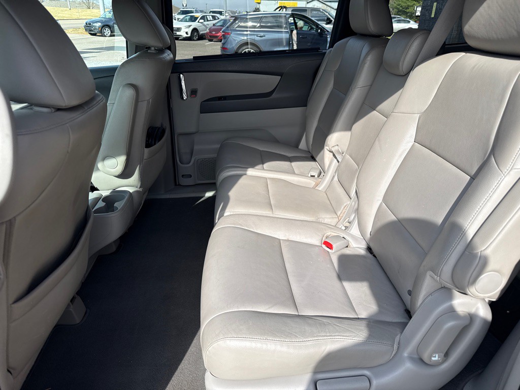 2016 Honda Odyssey Image 6
