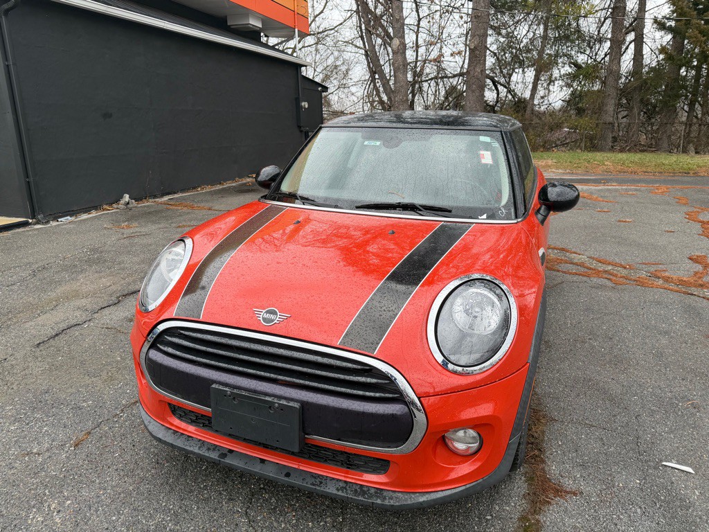 2019 MINI Cooper Image 1