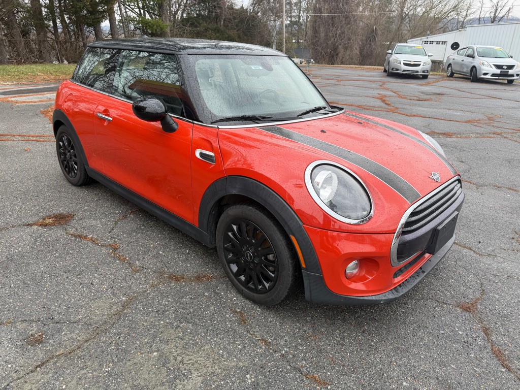 2019 MINI Cooper Image 2