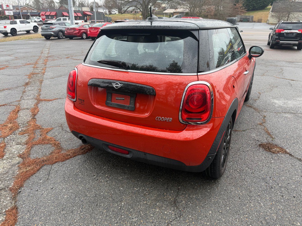 2019 MINI Cooper Image 5