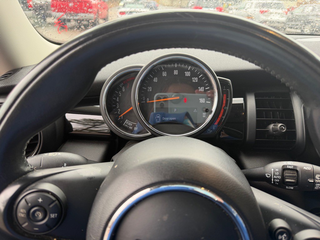 2019 MINI Cooper Image 7