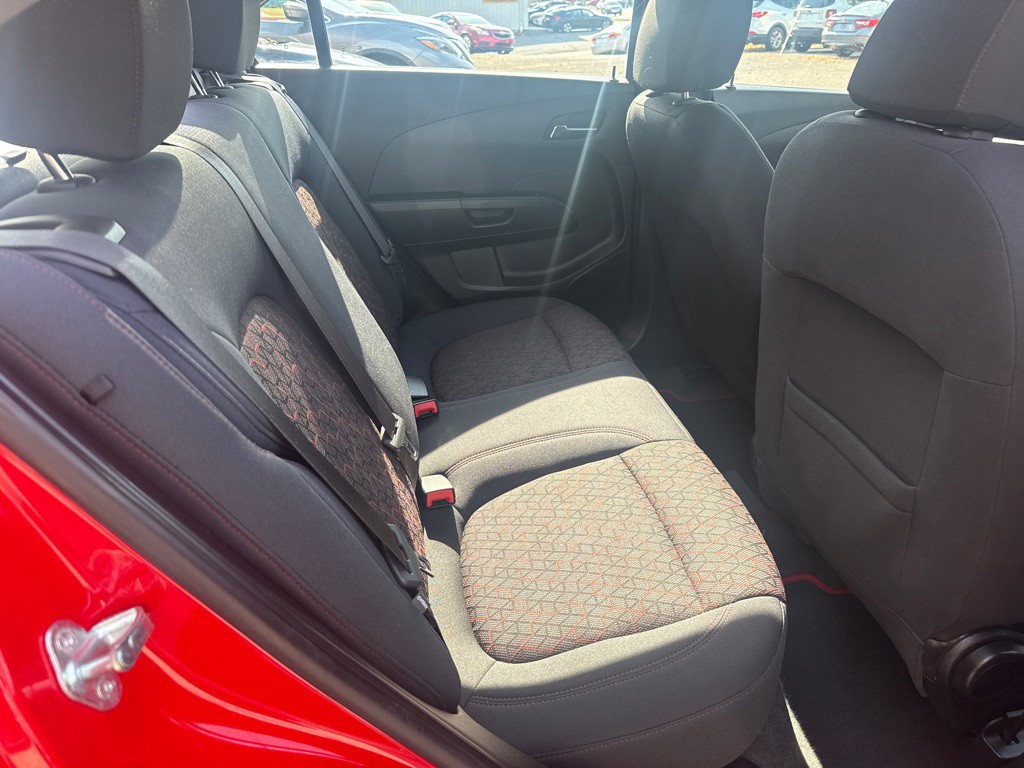 2017 Chevrolet Sonic Image 5