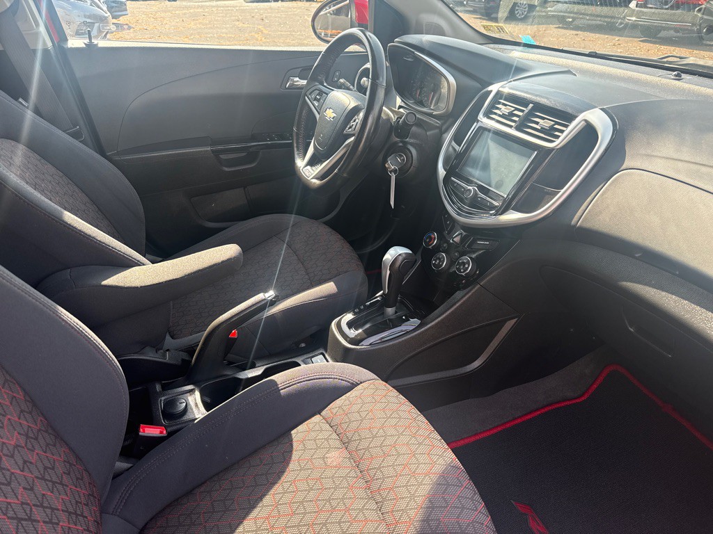 2017 Chevrolet Sonic Image 6