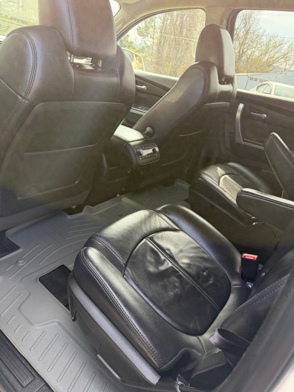 2012 GMC Acadia Image 8