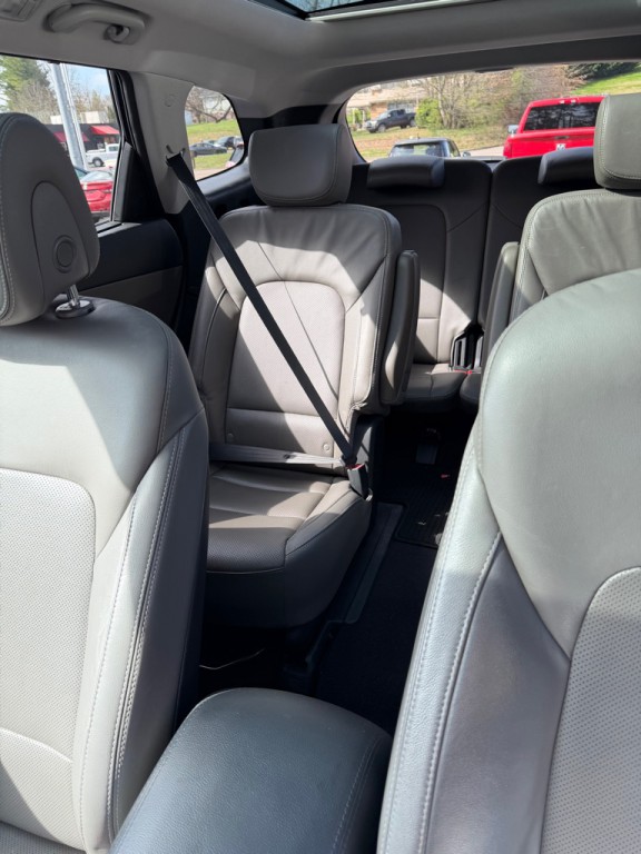 2015 Hyundai Santa Fe Image 7