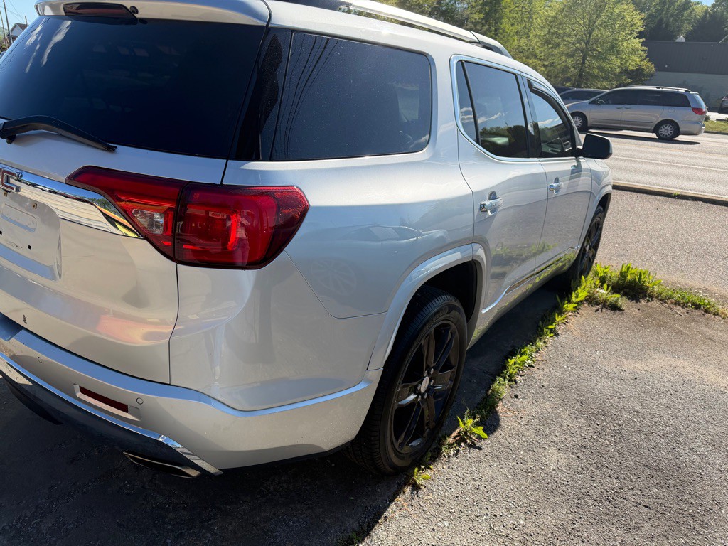 2019 GMC Acadia Image 4